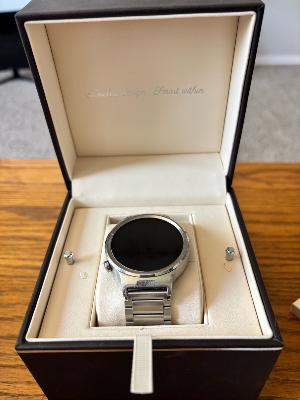 Huawei Silver Smartwatch with Black Dial and Green Accents - Picture 5 of 12